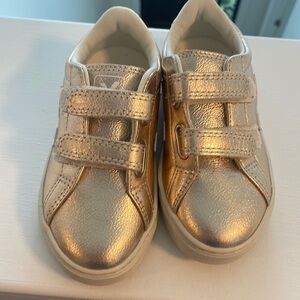 Veja sneakers worn once! Size 10T